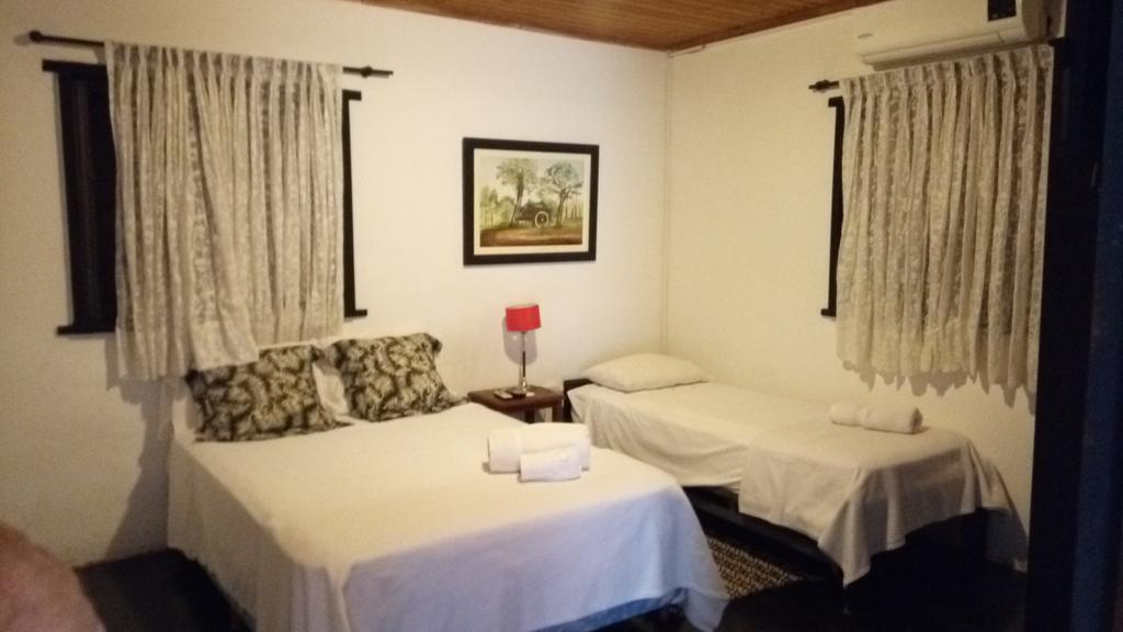 Las Curiosas Hotel Avia Terai Exterior photo